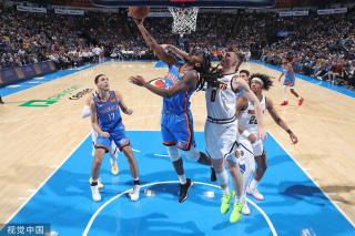 攻守两端均 攻守两端均