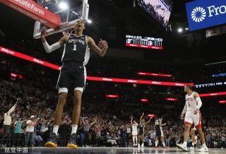 他通过出色 他通过出色